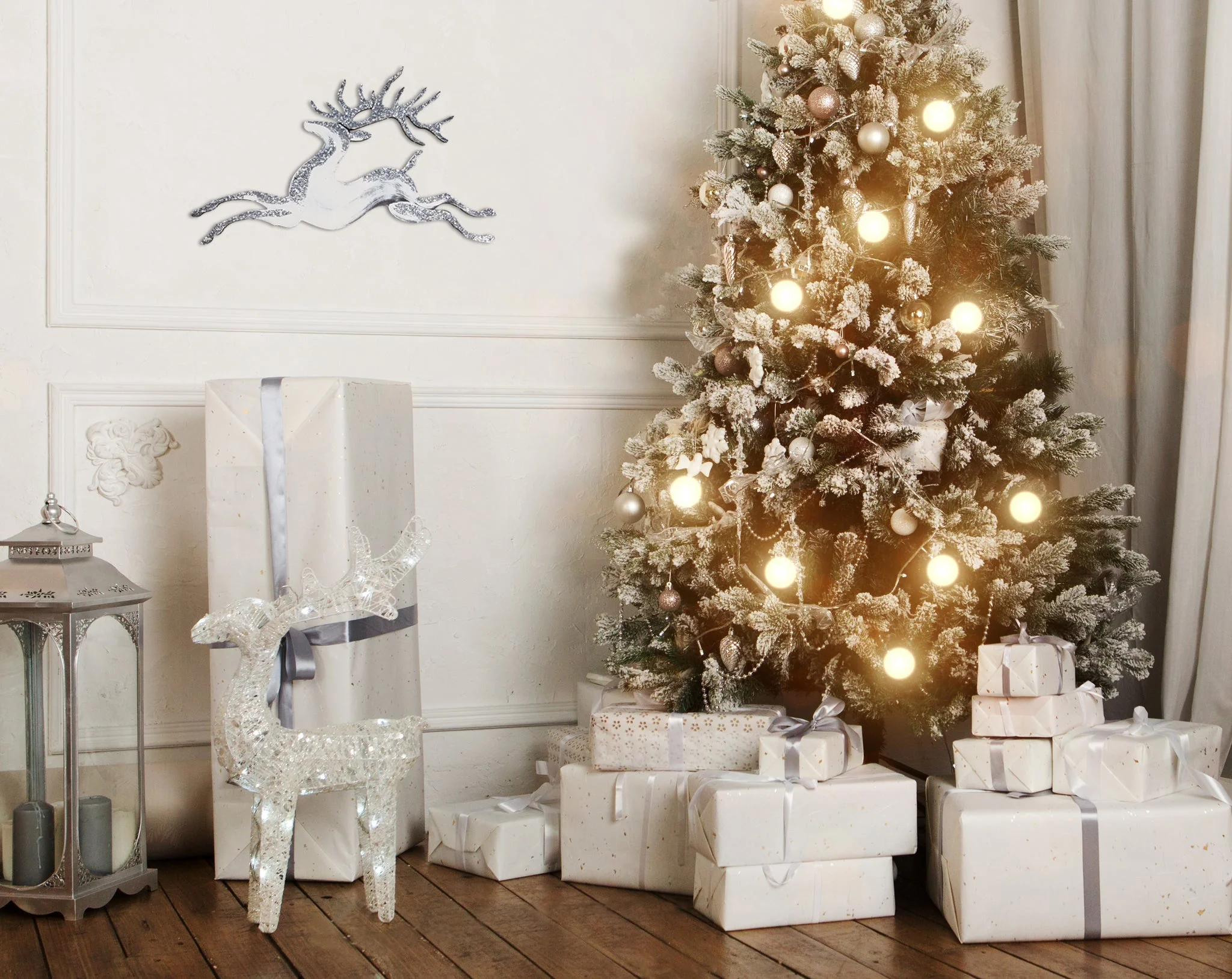 Glitter Reindeer Wall Decoration