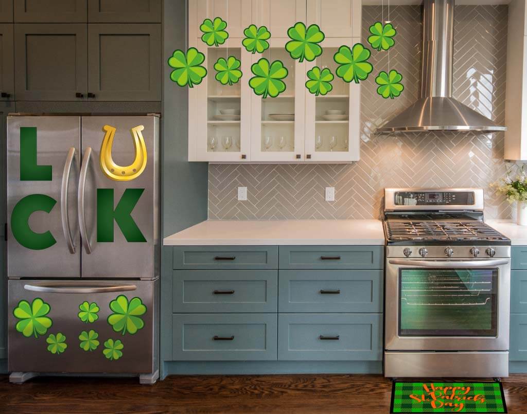 St. Patrick's Day Home Decor Bundle of Magnets, Hanging Decor & Doormat